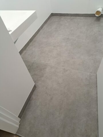 revêtement de sol lé avec remontées